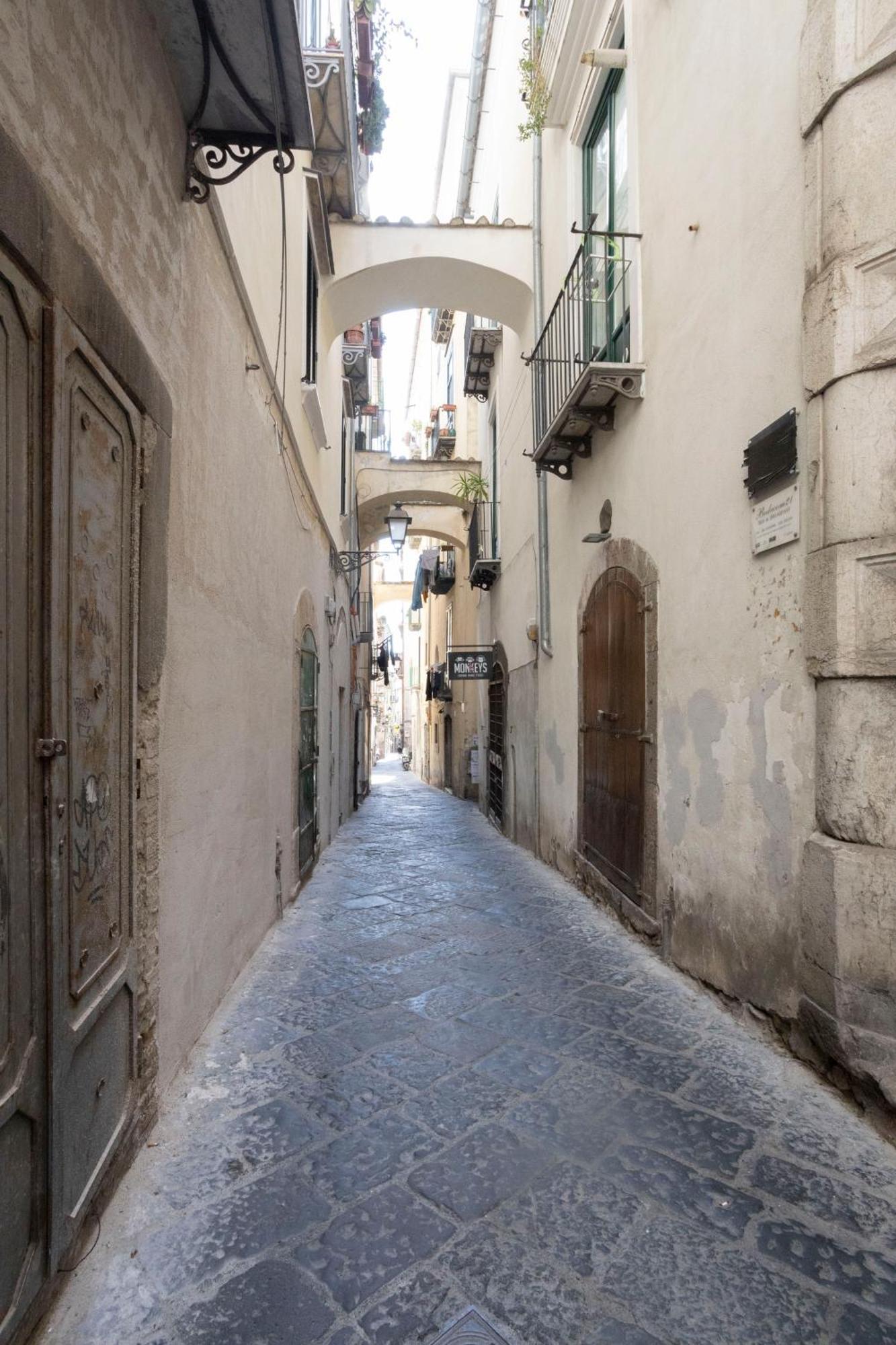 Qu4Ttro I Domo House Apartment Salerno Exterior foto